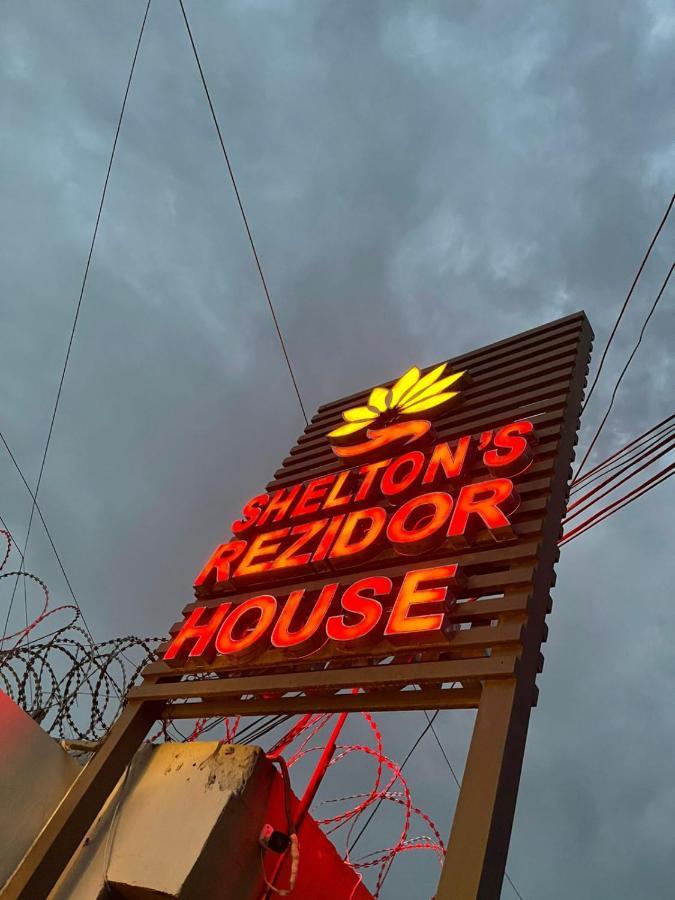 Shelton'S Rezidor House Hotel Peshawar Eksteriør billede