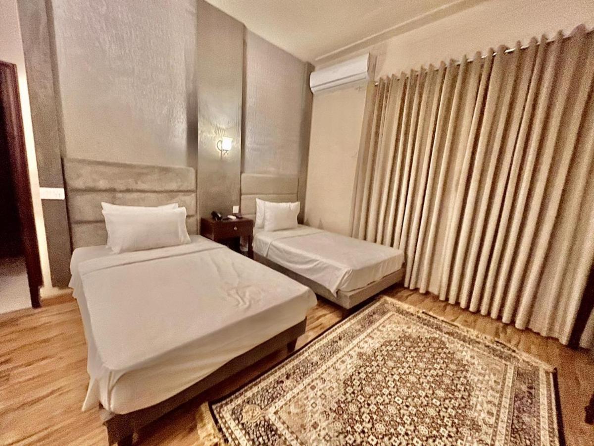 Shelton'S Rezidor House Hotel Peshawar Eksteriør billede