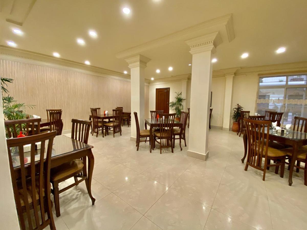 Shelton'S Rezidor House Hotel Peshawar Eksteriør billede