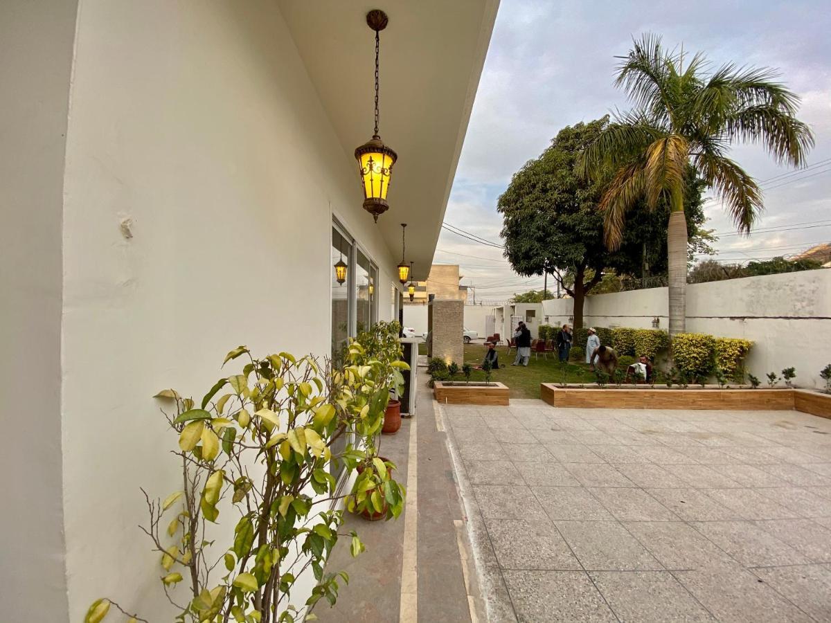 Shelton'S Rezidor House Hotel Peshawar Eksteriør billede