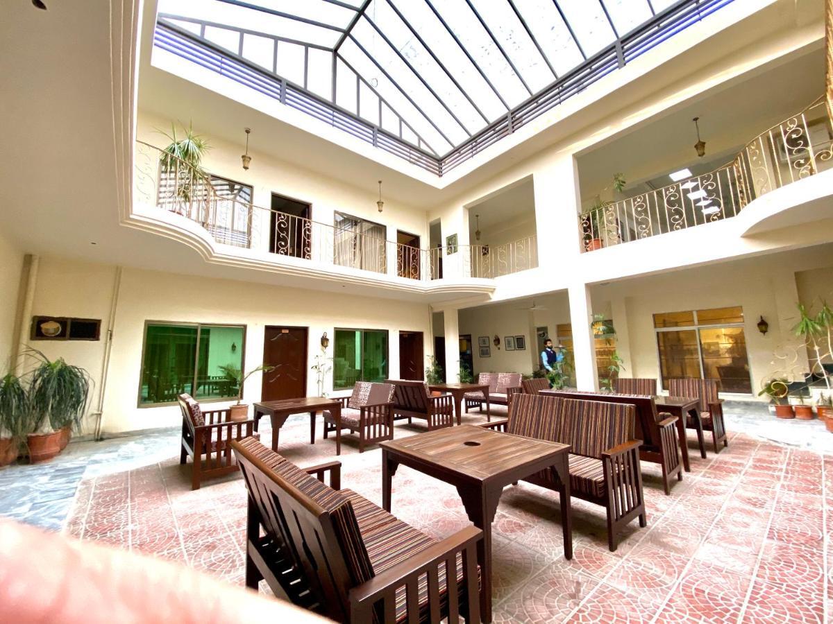 Shelton'S Rezidor House Hotel Peshawar Eksteriør billede